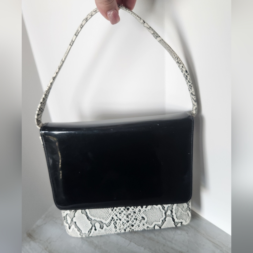 VTG 60s Sleek Black and Gray Shoulder Bags with Structured Design